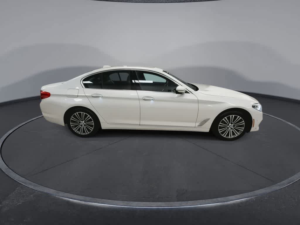 Used 2018 BMW 530i xDrive AWD/4WD image 2