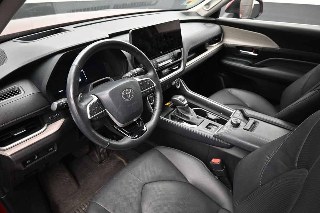 Used 2024 Toyota Grand Highlander AWD image 19