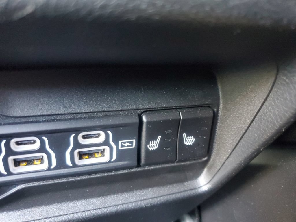 Used 2023 Jeep Grand Cherokee Limited AWD/4WD image 17