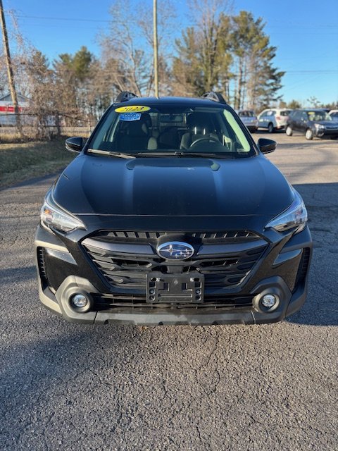 Used 2023 Subaru Outback Premium image 2