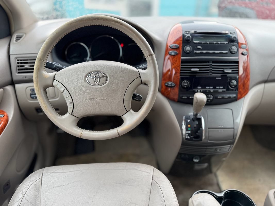 Used 2007 Toyota Sienna XLE Limited FWD image 13