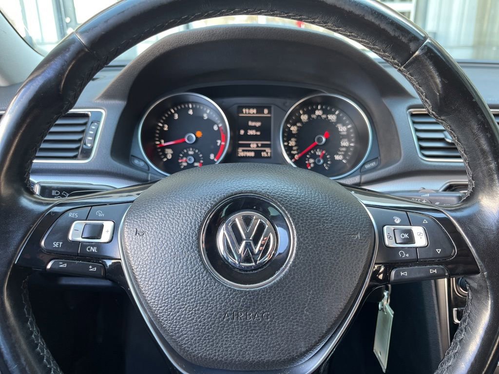 Used 2017 Volkswagen Passat 1.8T R-Line image 26