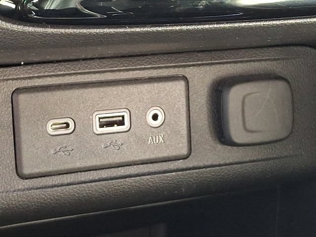 Used 2023 Buick Encore GX Preferred w/ Cold Weather Comfort Package AWD/4WD image 17