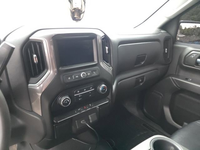 Used 2019 Chevrolet Silverado 1500 Custom w/ Custom Value Package AWD/4WD image 8