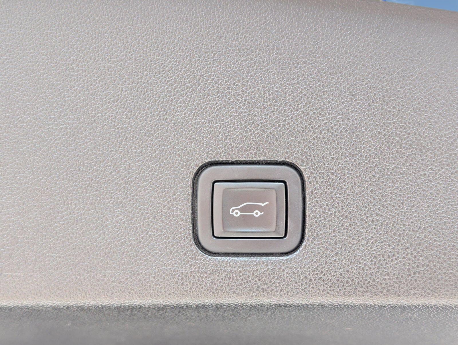 Used 2023 Cadillac XT6 Premium Luxury w/ Technology Package FWD image 29