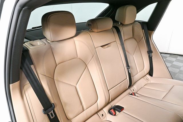 Certified 2026 Porsche Macan image 23