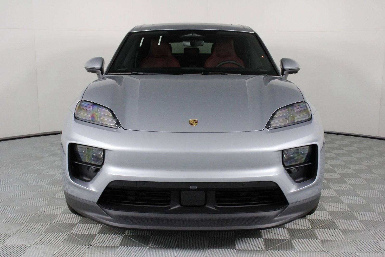 New 2026 Porsche Macan Electric RWD image 10