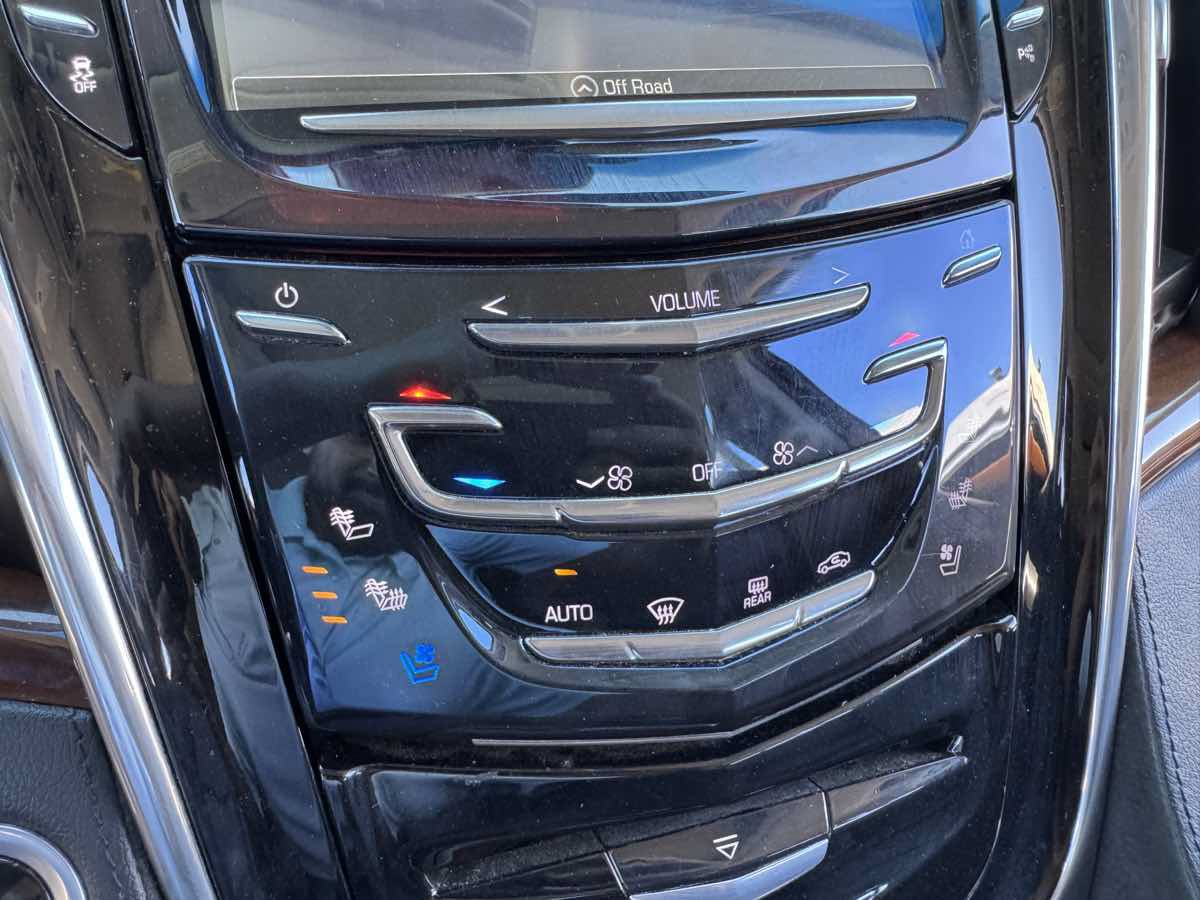 Used 2018 Cadillac Escalade ESV Premium Luxury AWD/4WD image 35