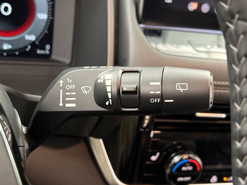 Used 2026 Nissan Rogue SL FWD image 47