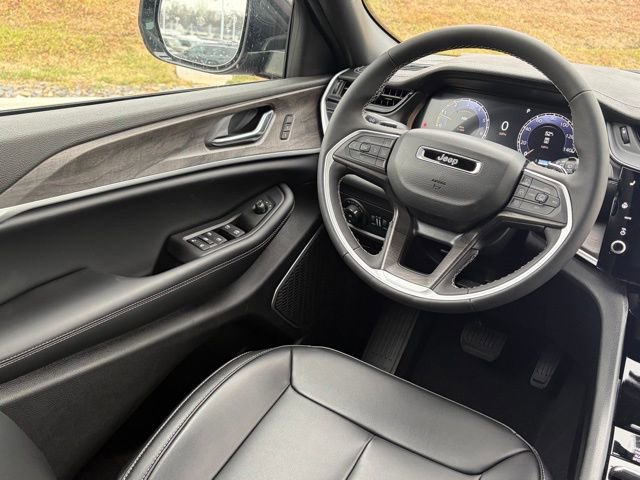 New 2026 Jeep Grand Cherokee Limited w/ Limited Altitude Package image 35