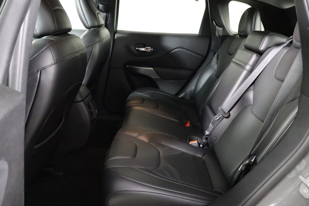 Used 2019 Jeep Cherokee Limited image 17