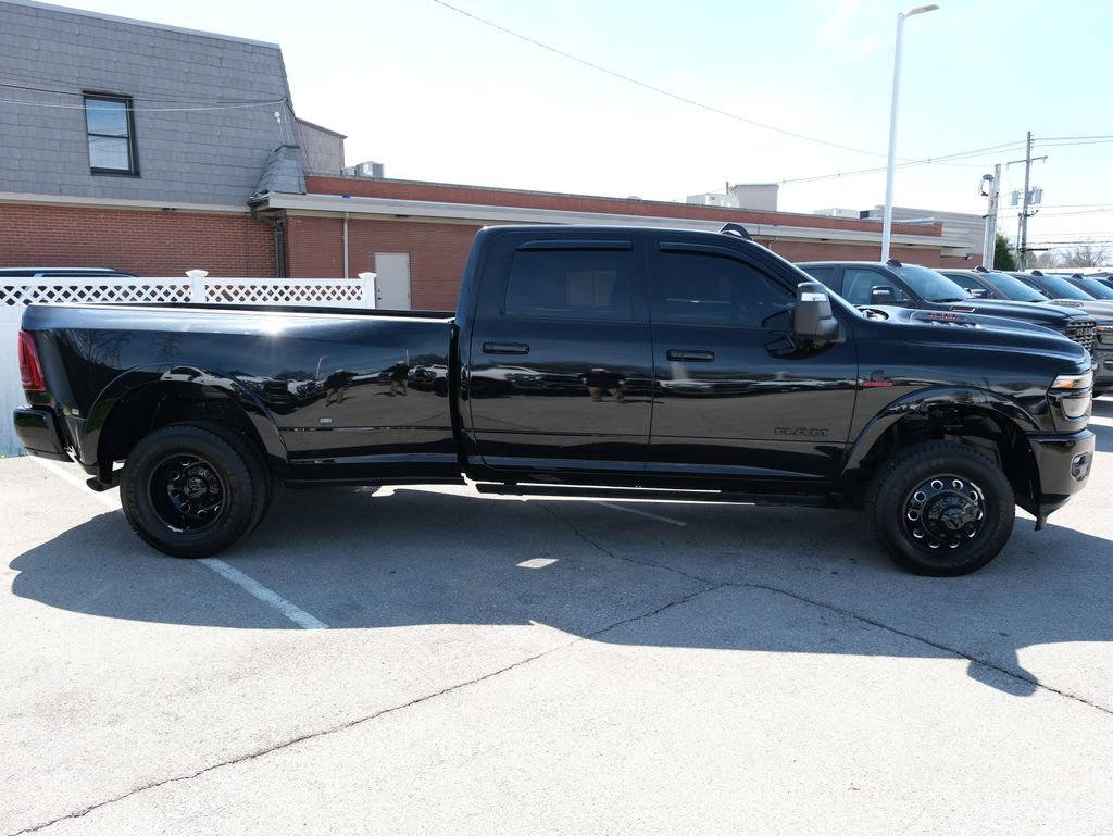 Used 2025 RAM 3500 Limited image 2