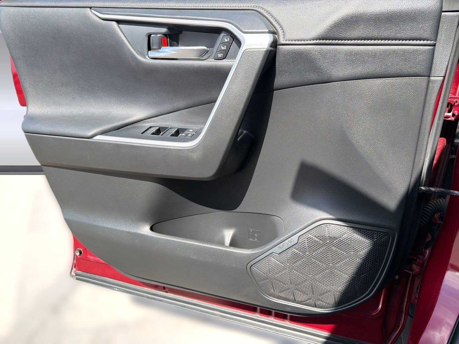 Used 2021 Toyota RAV4 Limited image 22