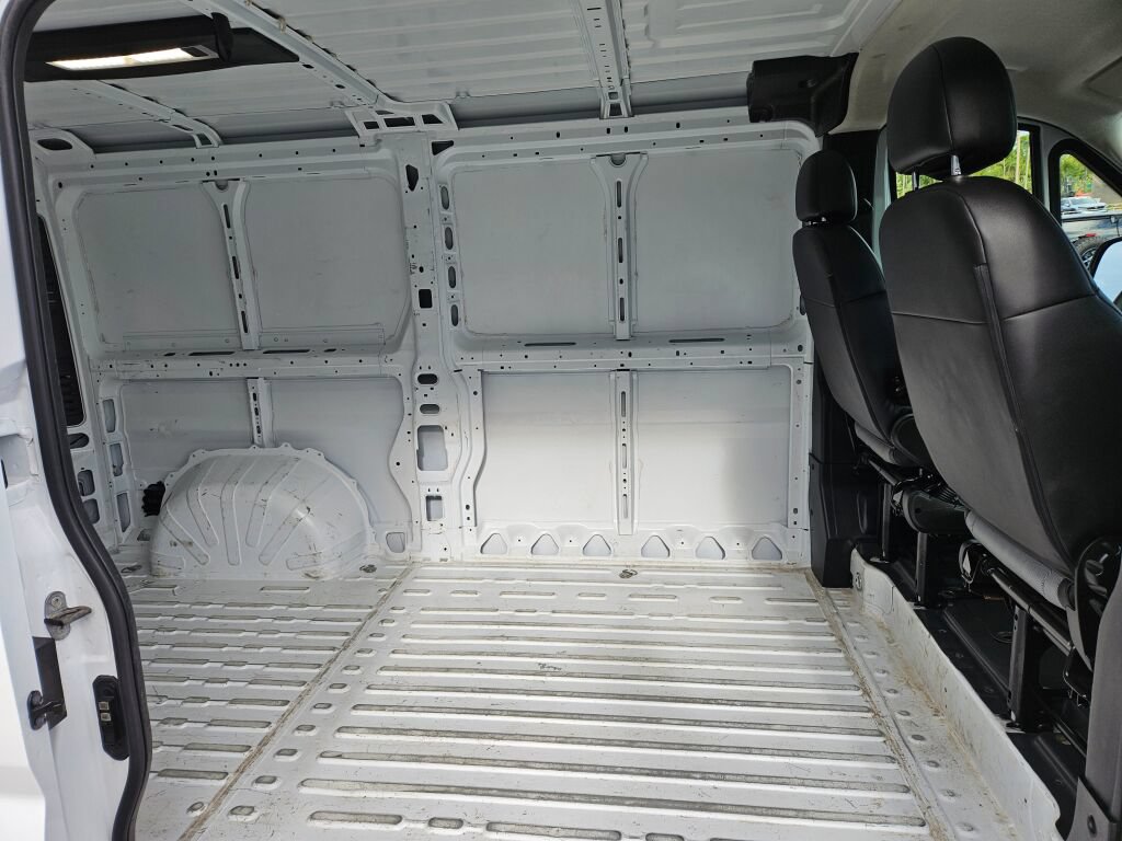 Used 2025 RAM ProMaster 2500 w/ Convenience Group FWD image 14