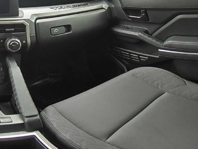 Used 2024 Toyota Tacoma SR5 AWD/4WD image 27