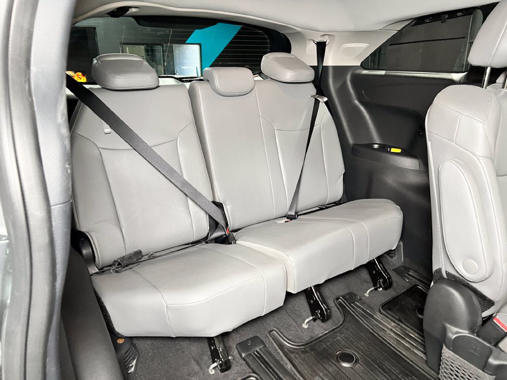 Used 2026 Toyota Sienna XLE AWD/4WD image 19