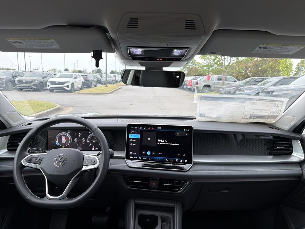 New 2026 Volkswagen Tiguan SE FWD image 20