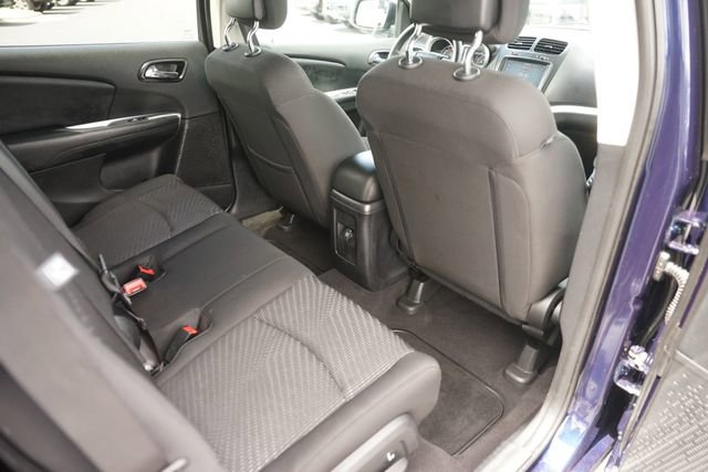 Used 2018 Dodge Journey SXT FWD image 16