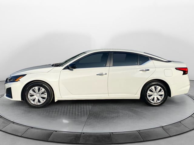 Used 2024 Nissan Altima 2.5 S image 2