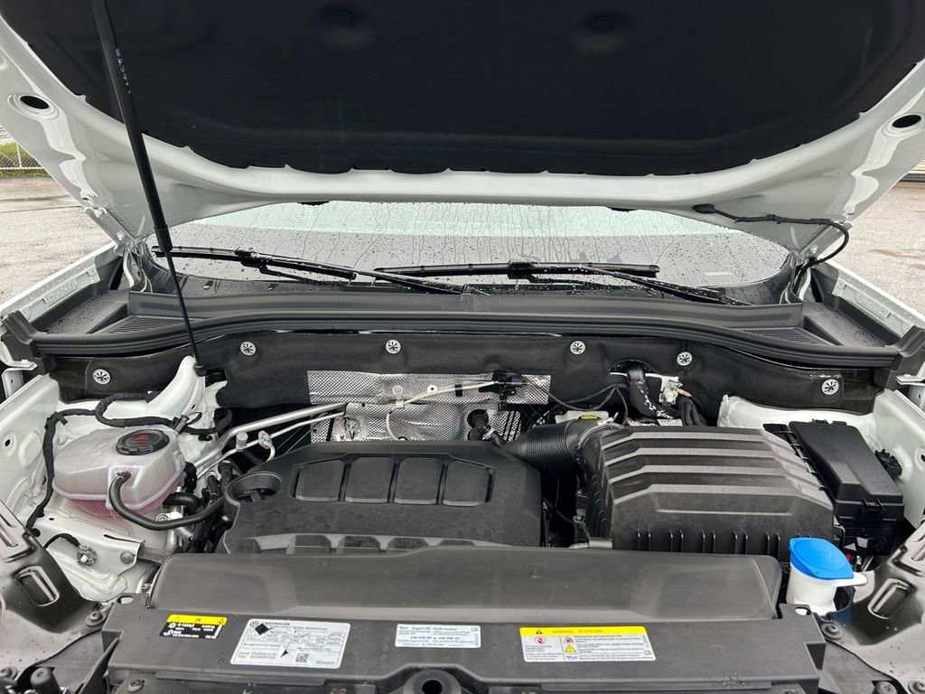 Used 2024 Volkswagen Atlas Peak Edition SE image 29