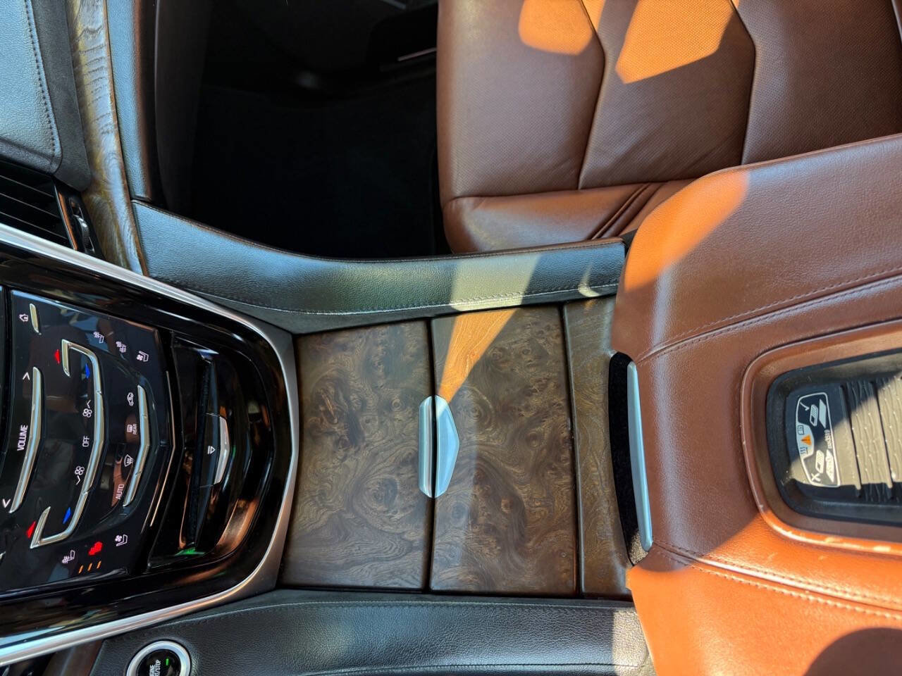 Used 2019 Cadillac Escalade Luxury image 30