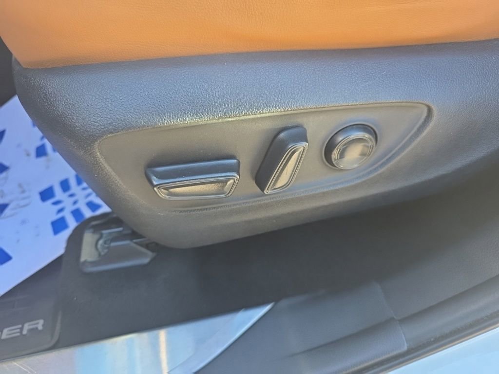 Used 2020 Toyota Highlander Platinum image 23