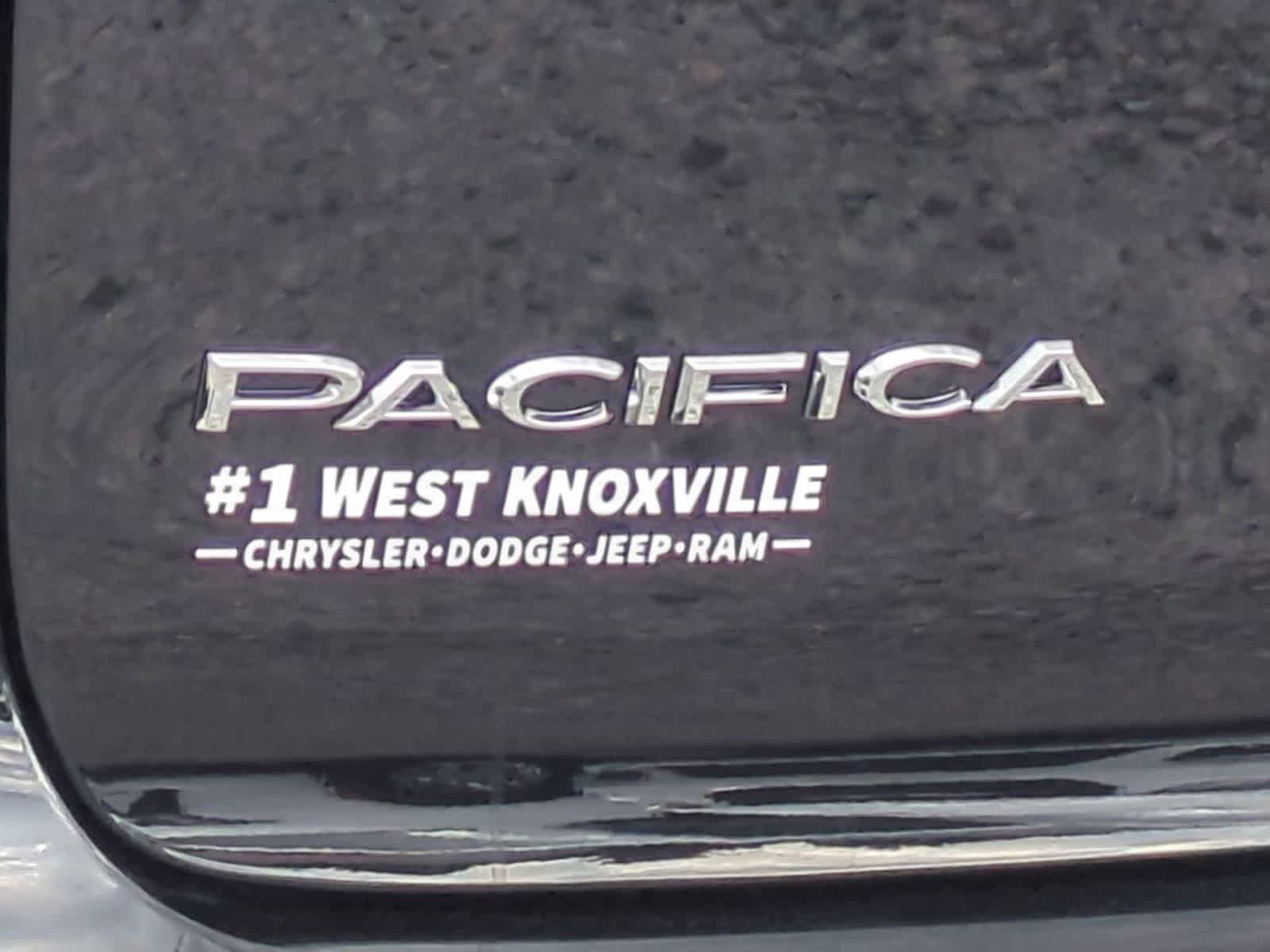 New 2027 Chrysler Pacifica Select FWD image 12