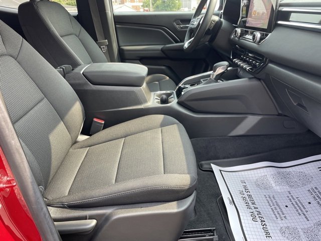 Used 2025 GMC Canyon Elevation image 30