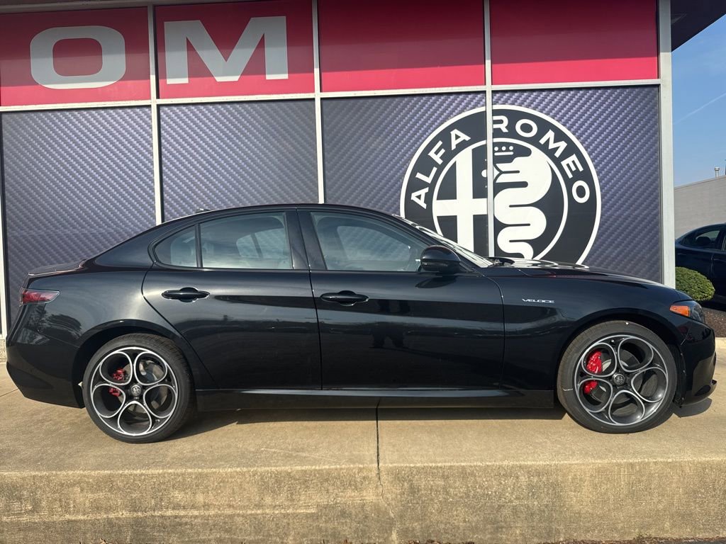New 2026 Alfa Romeo Giulia AWD image 2