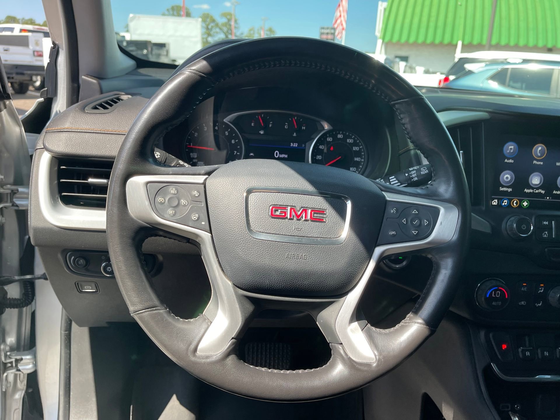 Used 2020 GMC Terrain SLT w/ Preferred Package image 16