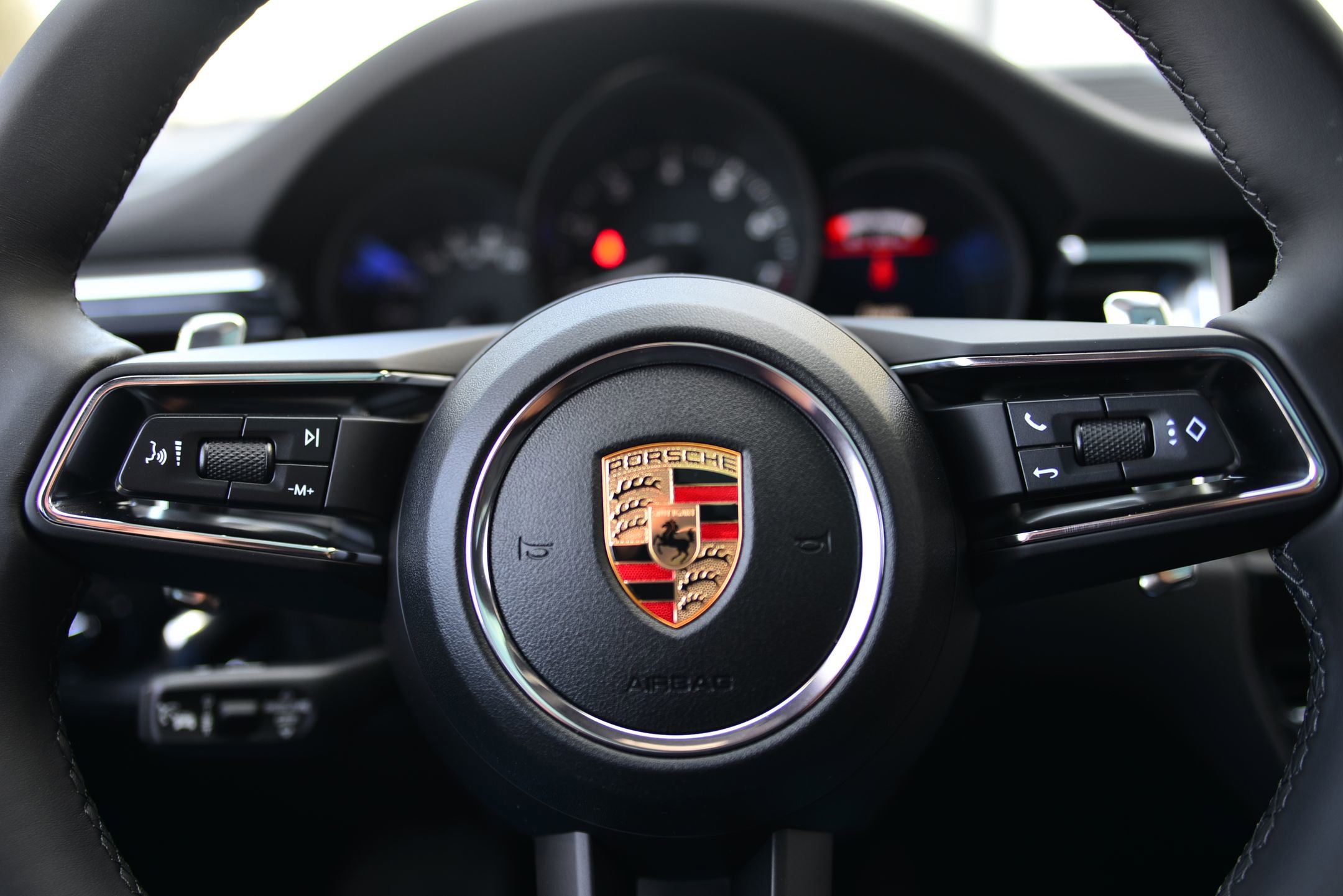 Certified 2026 Porsche Macan image 34