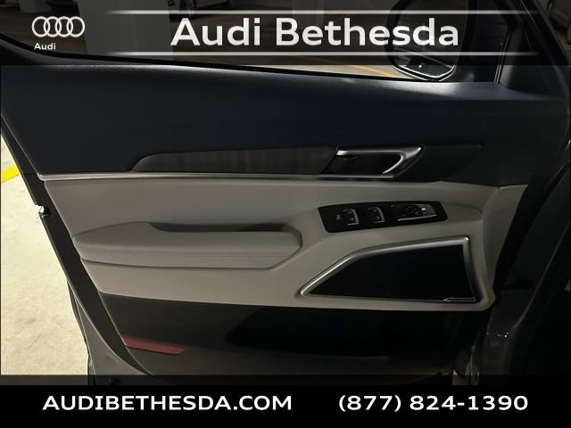 Used 2023 Kia Telluride EX w/ EX Captain's Chair Package image 14