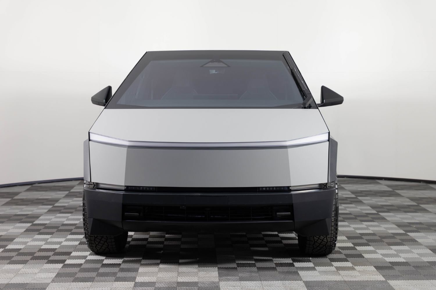 Used 2024 Tesla Cybertruck AWD Crew Cab image 12