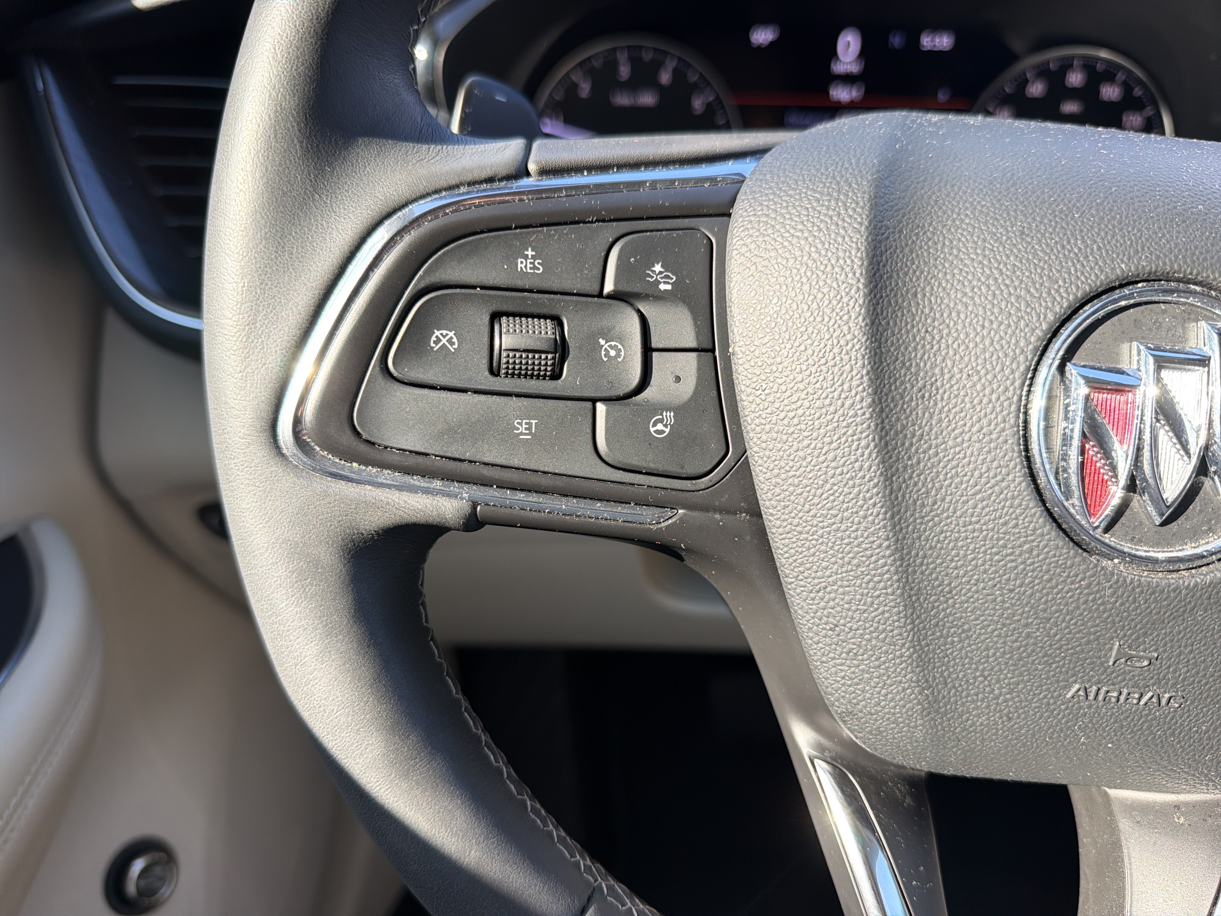 Used 2022 Buick Envision Essence w/ Safety Package FWD image 19
