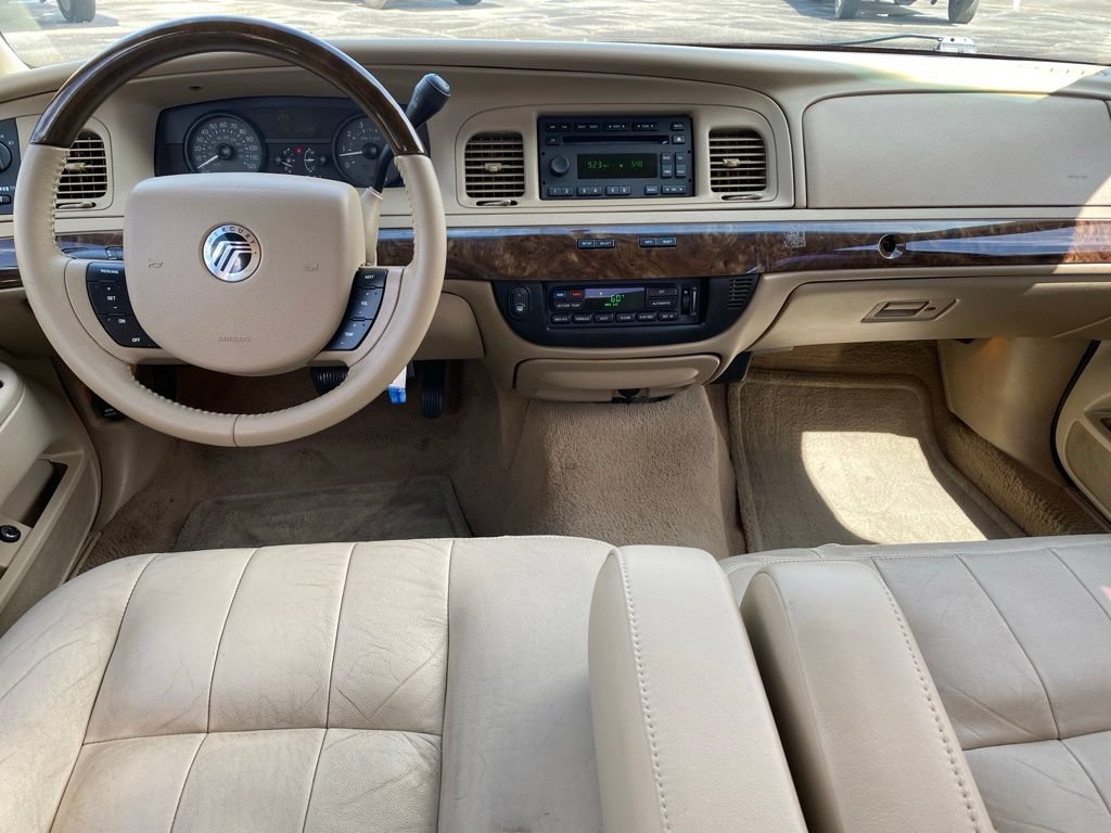 Used 2011 Mercury Grand Marquis LS RWD image 4