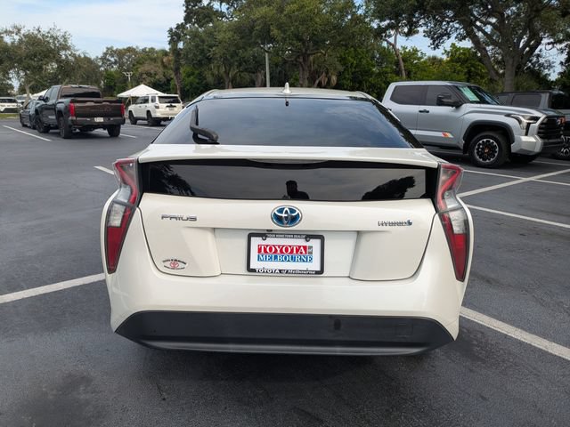 Used 2017 Toyota Prius Three FWD image 5