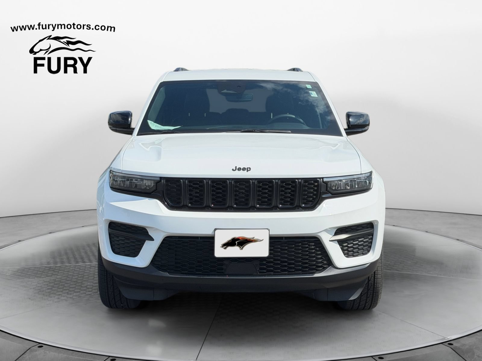 Used 2024 Jeep Grand Cherokee Altitude AWD/4WD image 9