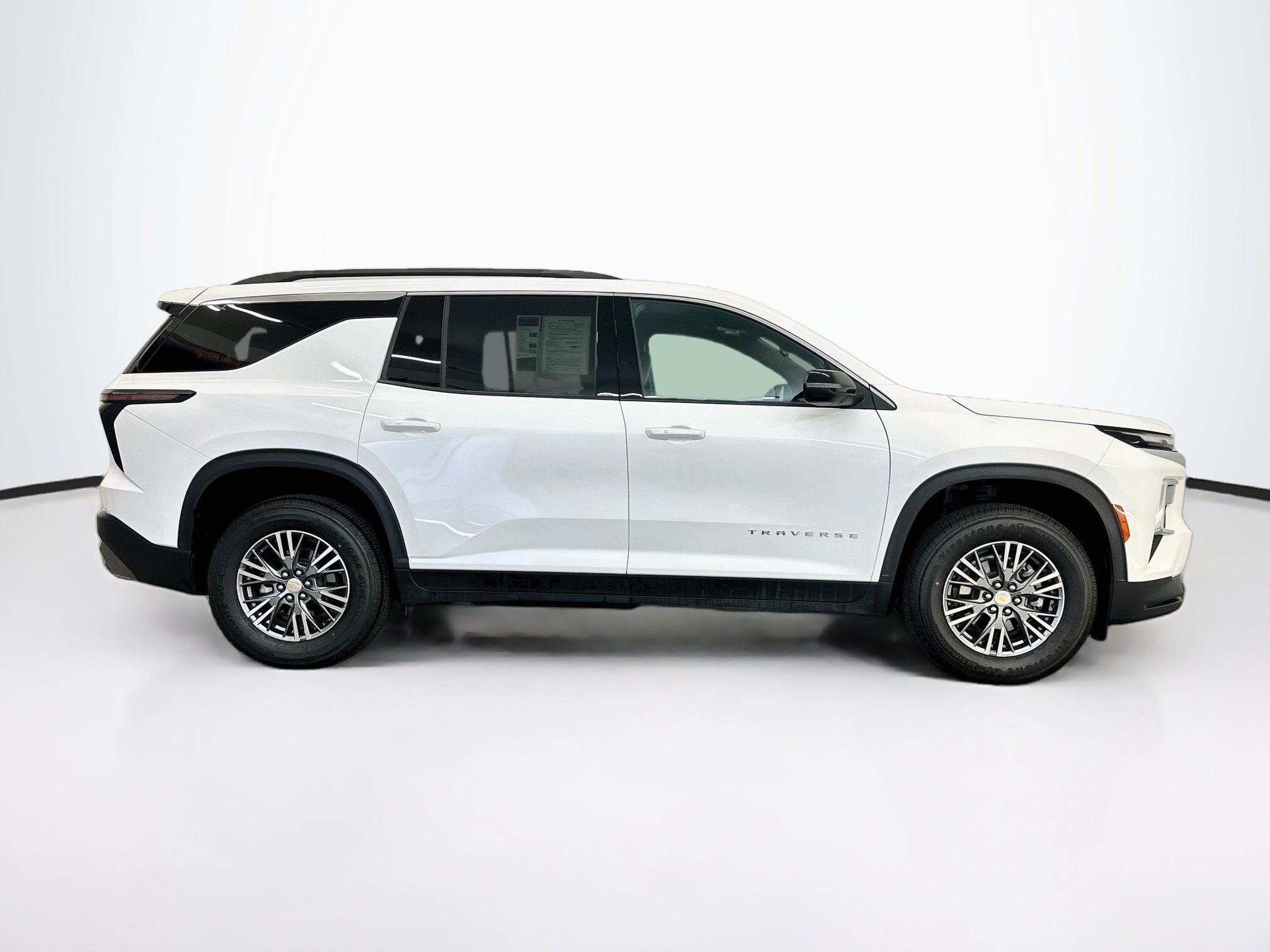 Used 2025 Chevrolet Traverse LT AWD/4WD image 10
