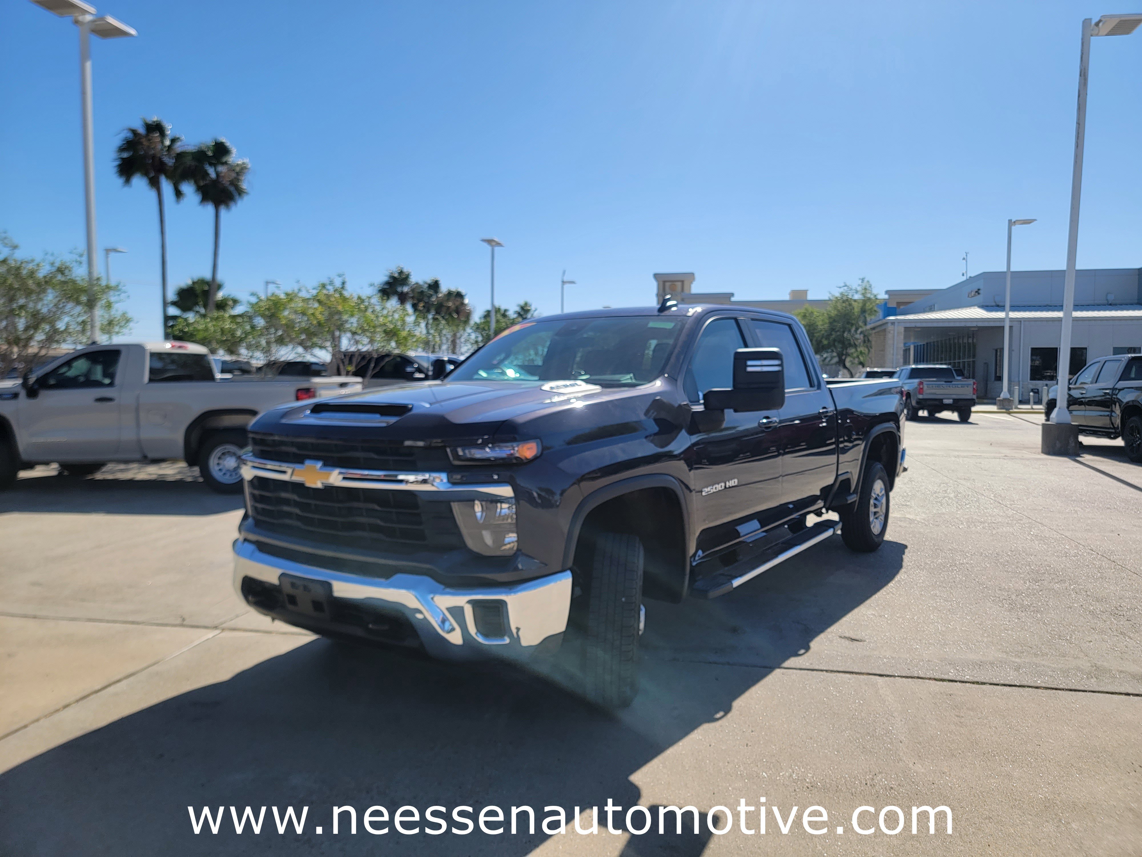 Used 2024 Chevrolet Silverado 2500 LT image 3