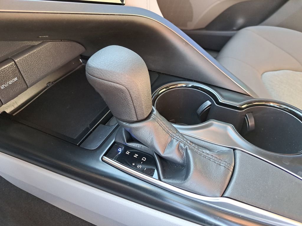 Used 2019 Toyota Camry LE w/ Phone Cable & Charge Package image 25