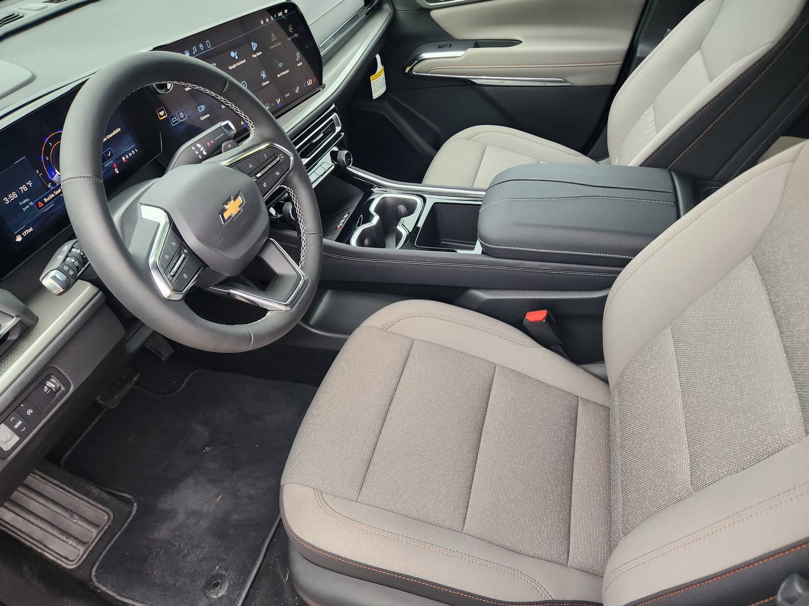 New 2026 Chevrolet Traverse LT w/ Sun and Wheel Package FWD image 13