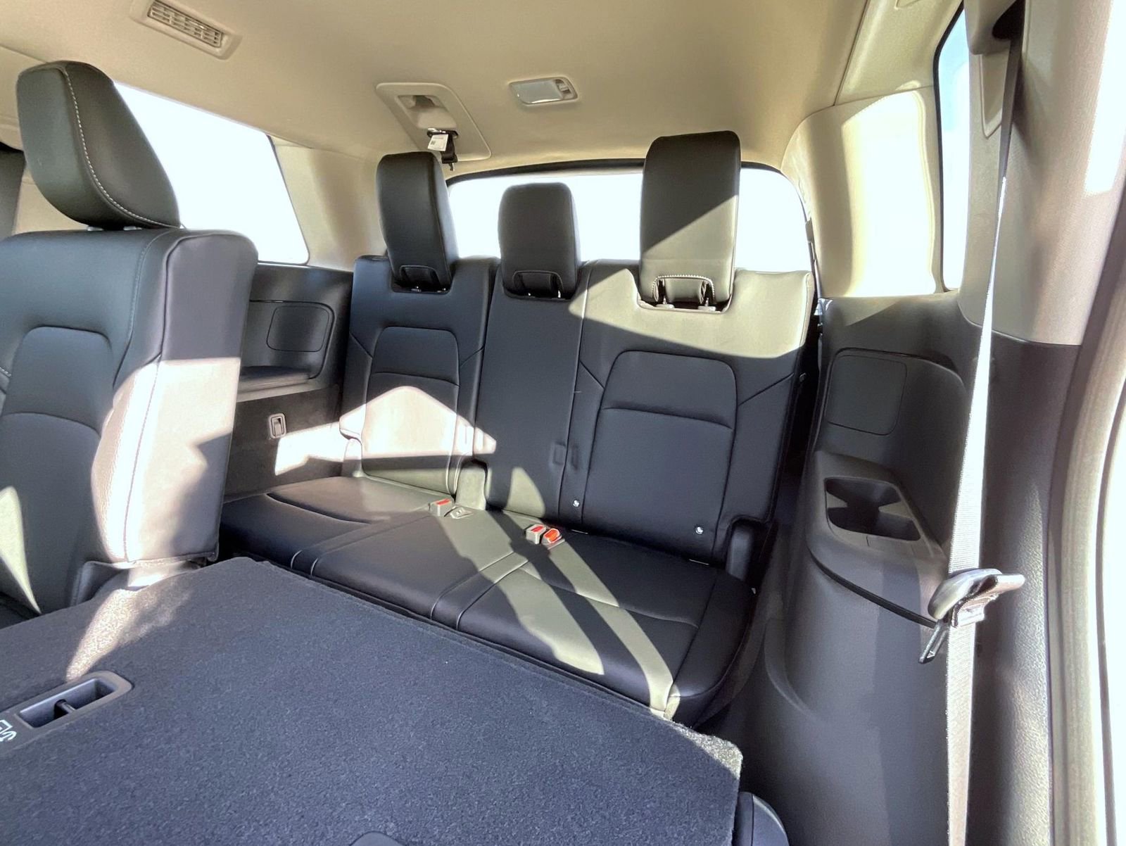 New 2026 Nissan Pathfinder SL image 12