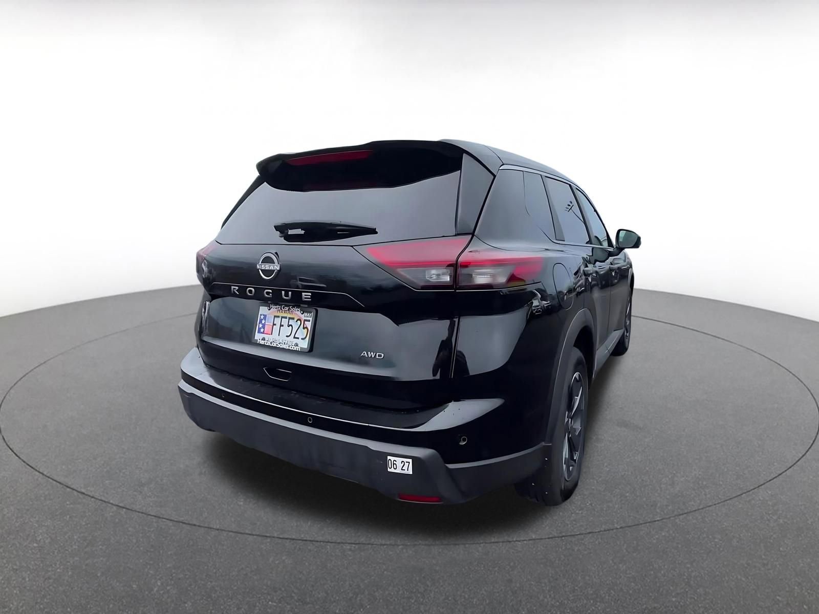 Used 2025 Nissan Rogue SV image 14