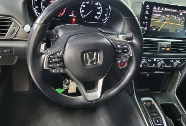 Used 2018 Honda Accord Touring image 9