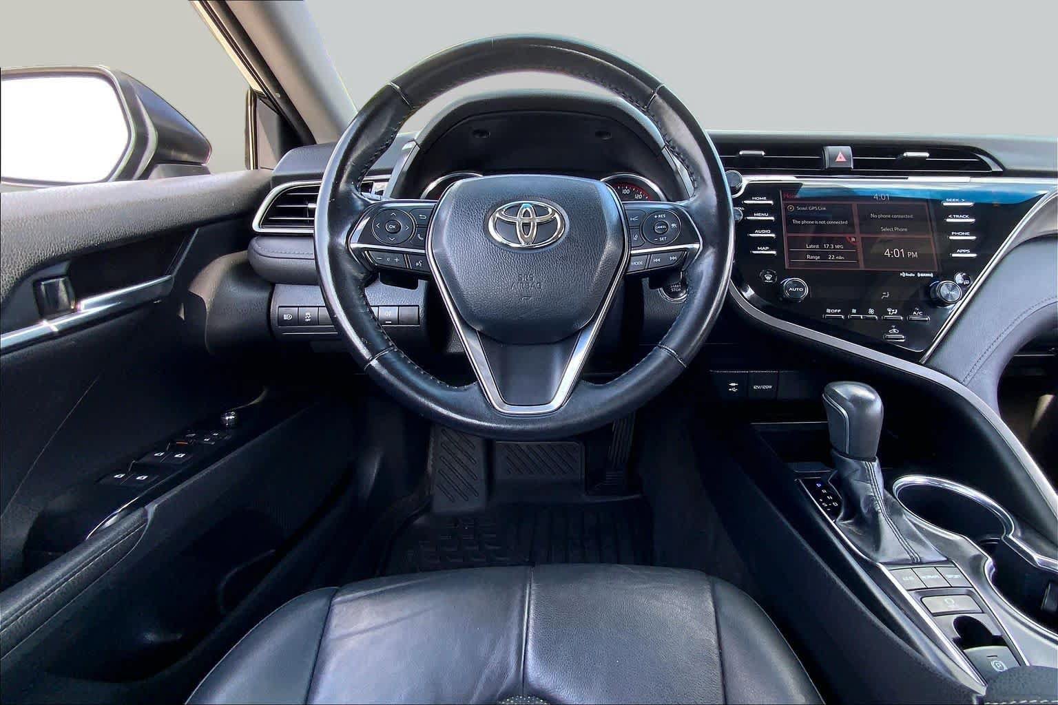 Used 2019 Toyota Camry XSE FWD image 6