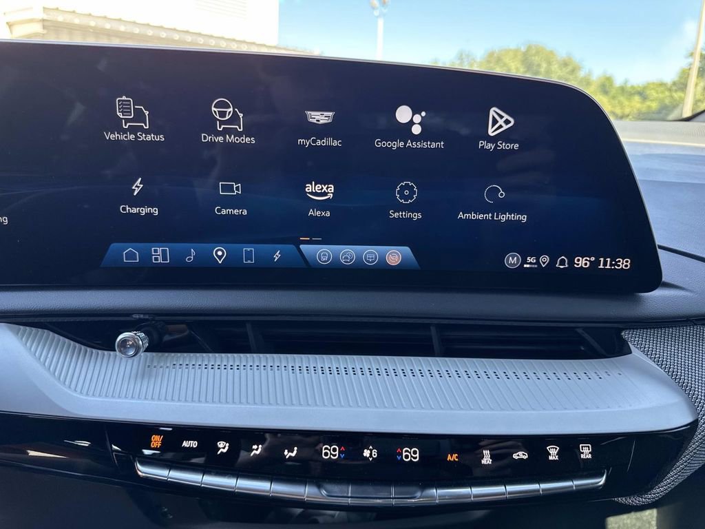 Certified 2025 Cadillac Optiq Sport 2 image 23