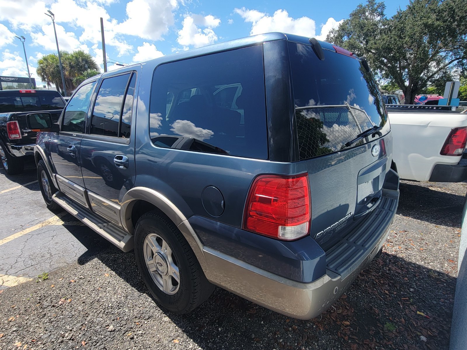 Used 2004 Ford Expedition Eddie Bauer RWD image 3