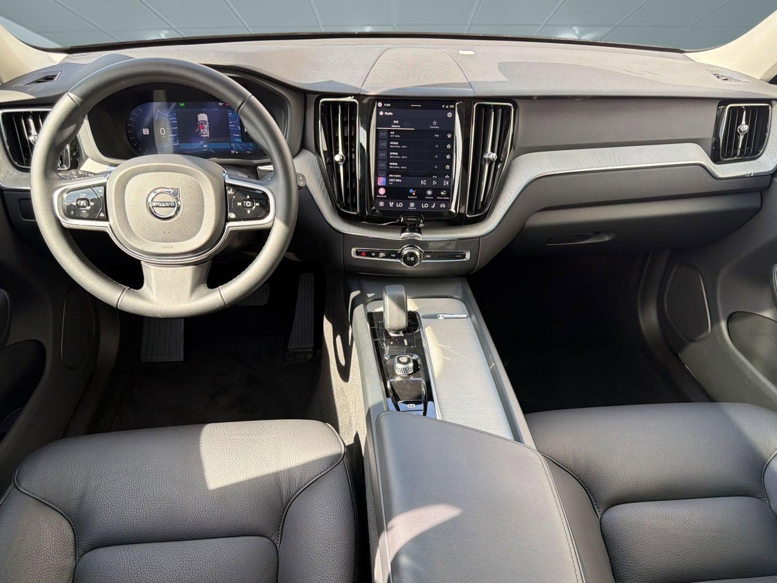 Certified 2025 Volvo XC60 B5 Plus image 16