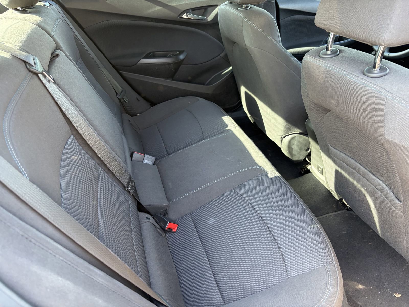 Used 2018 Chevrolet Cruze LT w/ Convenience Package FWD image 9