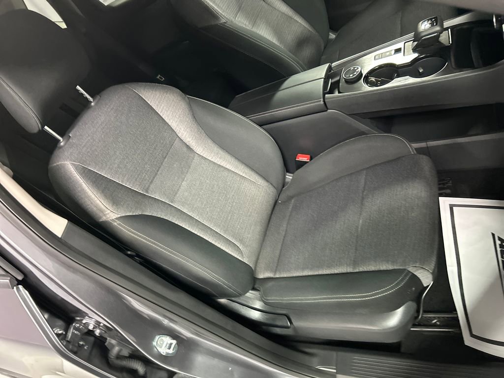 Used 2022 Nissan Rogue S image 23